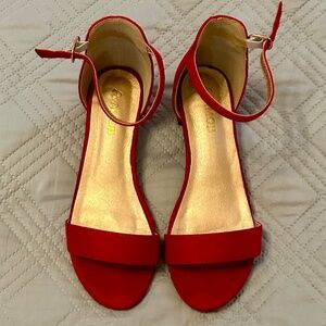 AMOJI Girls Dress Shoes, LIKE NEW, Red Faux Suede, Size 36 (US Kids 4-4.5)